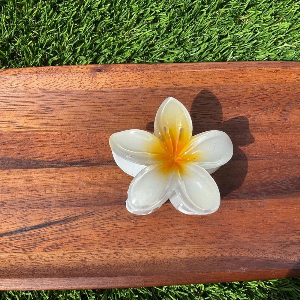 White and Yellow Flower Hair Clip